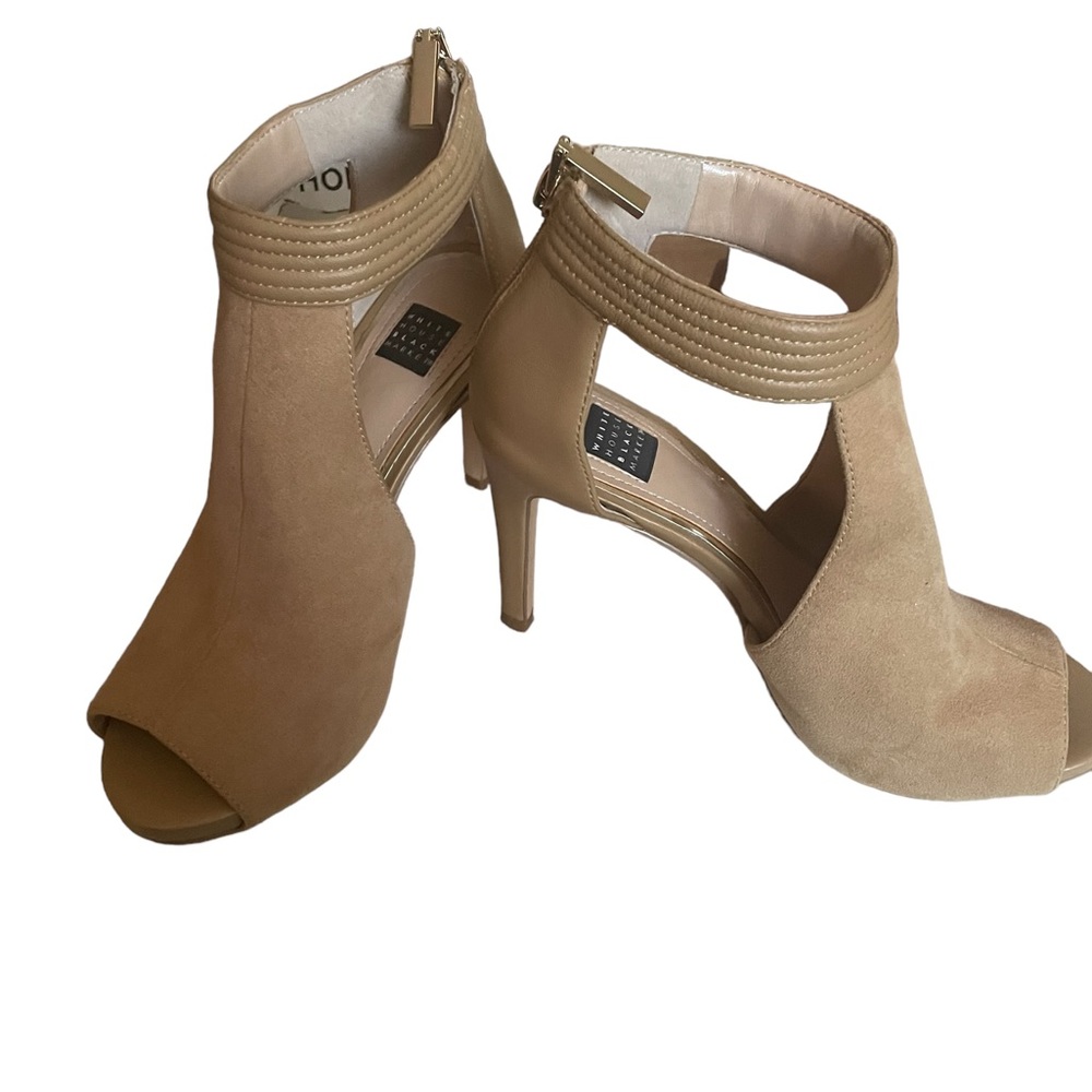 WHBM tan heeled peep toe bootie with zipper back size 7 in new condition